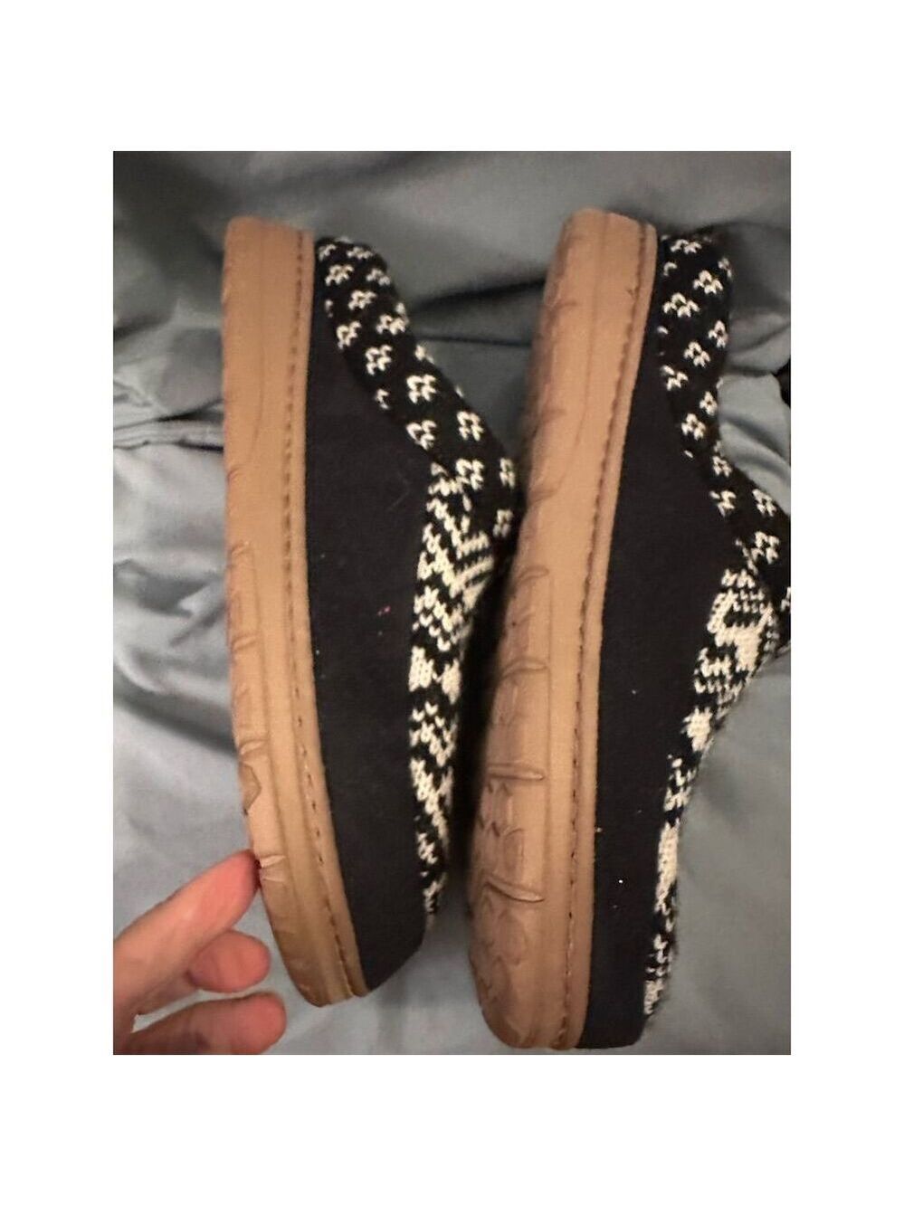 Dearfoams Women's Black Knit Memory Foam Slippers Size 9-10 - Picture 3 of 6